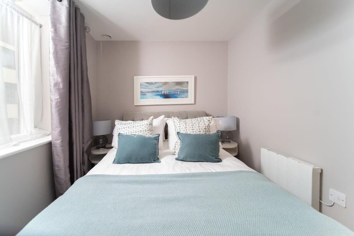 Deluxe Apartment Near Cabot Circus W Parking Sleeps 5 Бристол Екстериор снимка