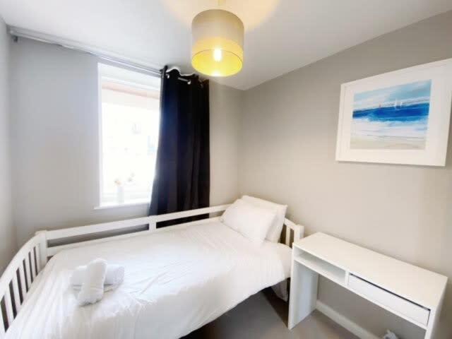 Deluxe Apartment Near Cabot Circus W Parking Sleeps 5 Бристол Екстериор снимка